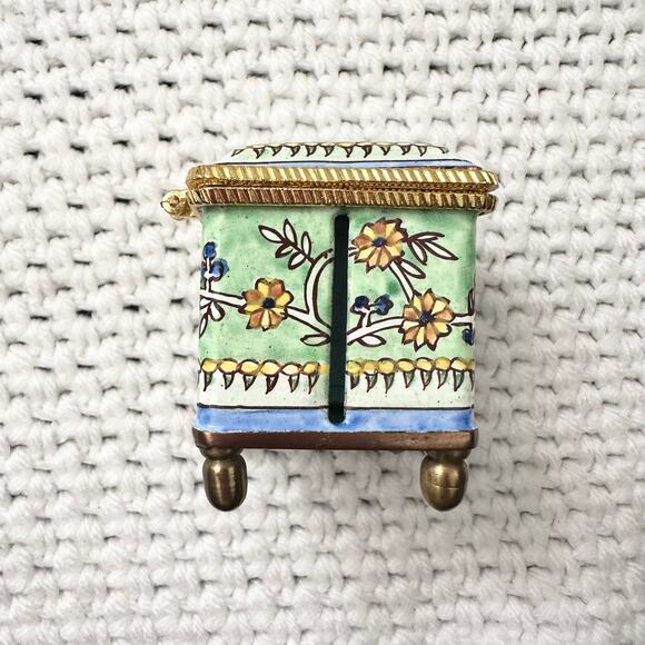Empress Art 2002 Vintage USA Made Blue Green Floral Stamp Dispenser Hinged Box - Picture 8 of 9